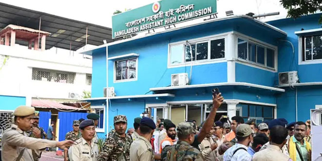 আগরতলায় বাংলাদেশের সহকারী হাইকমিশনে হামলার পর কনস্যুলার সেবা বন্ধ করে দেওয়া হচ্ছে